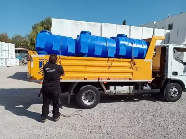 Bodrum Belediyesi İhtiyaç Sahibi Vatandaşlara Su Deposu Dağıtımına Başladı