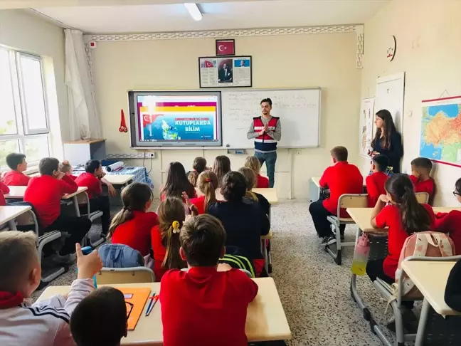 Edirne Jandarma Komutanlığı Öğrencilere Siber Suçlarla Mücadele Eğitimi Verdi