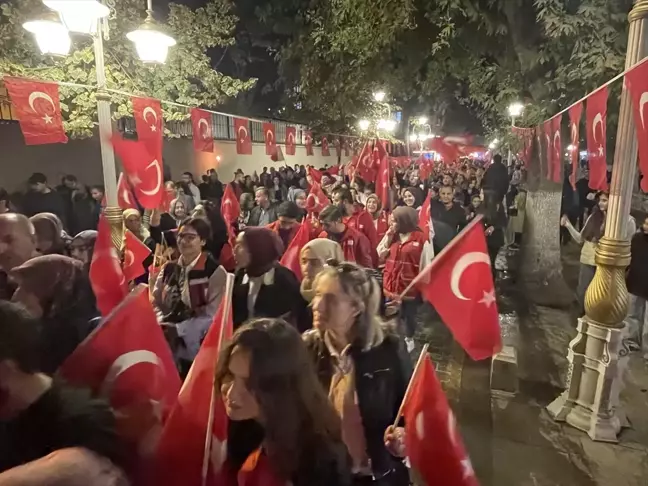 Malatya ve Kilis'te Cumhuriyet'in 100. yılı dolayısıyla fener alayı düzenlendi