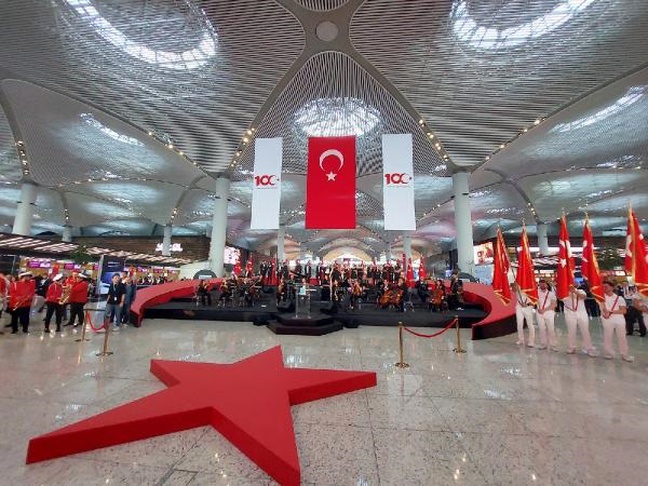 İstanbul Havalimanı'nda Cumhuriyet Bayramı coşkusu