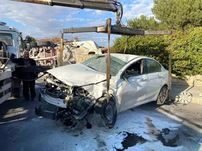 Ankara'da otomobil beton mikserine çarptı, 2 kişi yaralandı