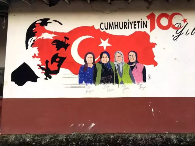 Tokat'ın Zile ilçesinde teyzelerden duygusal Atatürk anması