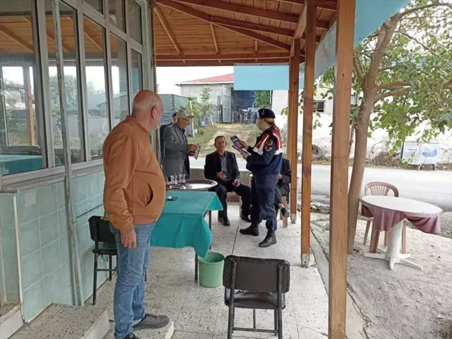 Edirne'de Jandarma Ekipleri Aile İçi Şiddetle Mücadele ve KADES Hakkında Bilgilendirme Çalışmalarını Sürdürüyor