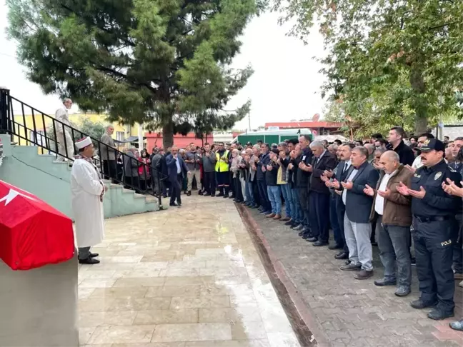 Hatay'da trafik kazasında hayatını kaybeden polis memuru Osmaniye'de son yolculuğuna uğurlandı