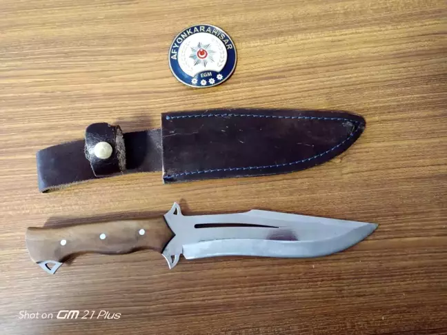Afyonkarahisar'da Bıçak Taşıyanlara 822 Bin 454 TL Para Cezası