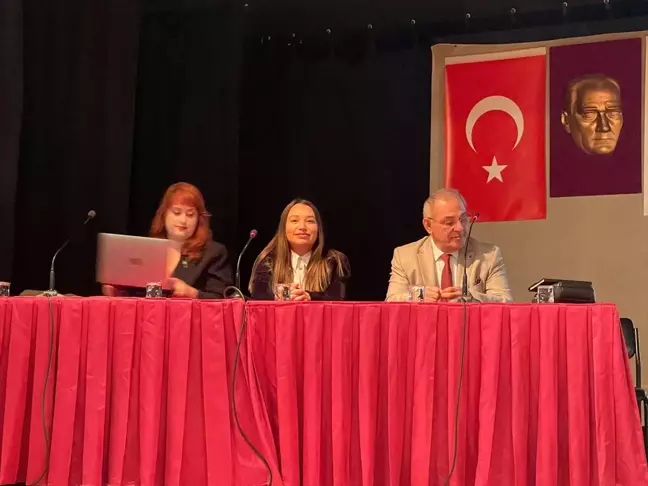 Terapötik Mimarlıkta Sanatın Etkisi Paneli Gerçekleştirildi