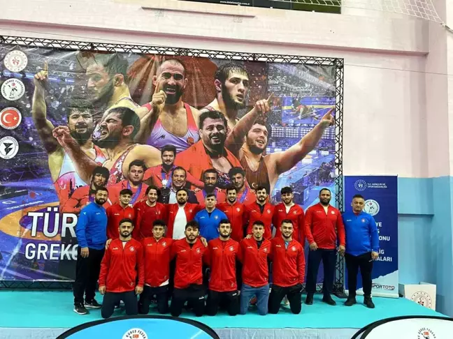 Çorum Belediyesi Spor Kulübü Serbest Güreş Takımı Yarı Finale Yükseldi