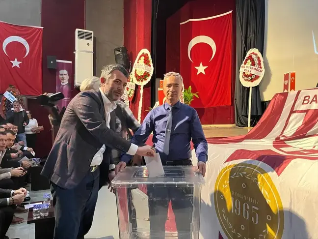 Teksüt Bandırmaspor'un Olağanüstü Seçimli Genel Kurulunda Onur Göçmez Yeniden Başkan Seçildi