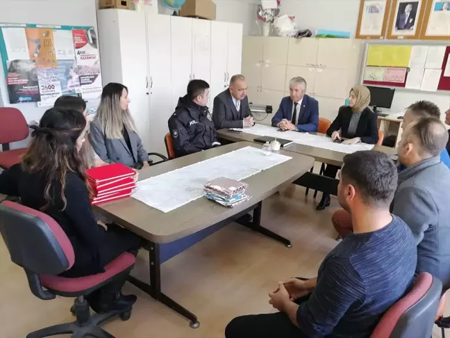 Kastamonu'nun ilçelerinde Öğretmenler Günü kutlandı