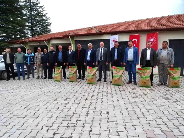 Hisarcık'ta çiftçilere hibeli buğday tohumu dağıtıldı