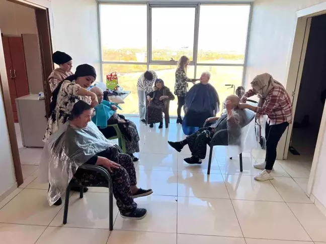 Şahinbey Belediyesi Mimar Sinan Gençlik Merkezi Kuaförlük Kursu Yaşlıları Mutlu Etti
