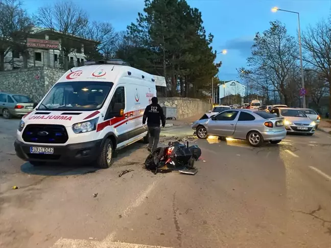 Demirköy'de otomobil ile motosiklet çarpıştı, 2 kişi yaralandı