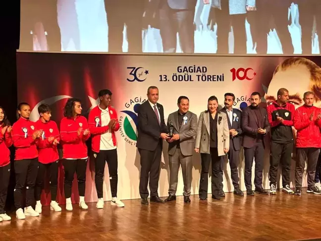 GAGİAD Ödül Töreninde ALG Spor'a Spor Ödülü Verildi