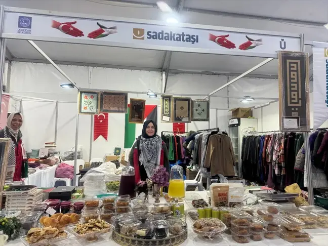 Üsküdar Belediyesi Gazze'ye Yardım Kermesine Yoğun İlgi