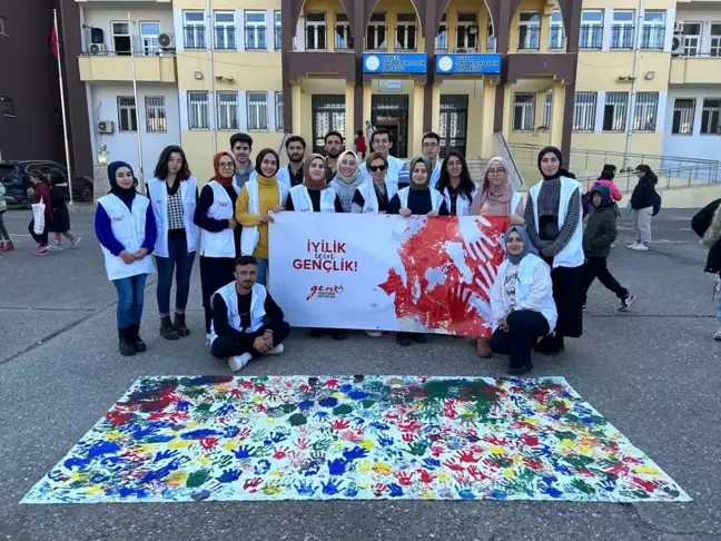 Düzce Üniversitesi Genç Yeryüzü Doktorları Topluluğu Adıyaman'da Depremzedelere Yardım Etti