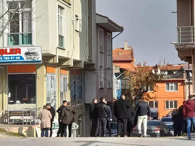 Kütahya'da Şizofreni Hastası Emekli Polis Memuru Kadın 2 Sağlık Çalışanını Rehin Aldı