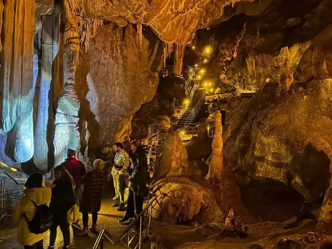 Tokat'taki Ballıca Mağarası Sağlık Turizmine Katkı Sunuyor
