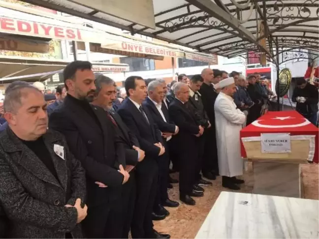 Eski Ticaret ve Sanayi Bakanı Şükrü Yürür'ün cenazesi Ünye'de defnedildi