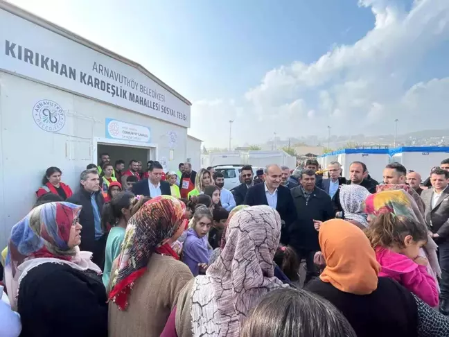 Arnavutköy Belediyesi tarafından kurulan konteyner kentte düğün