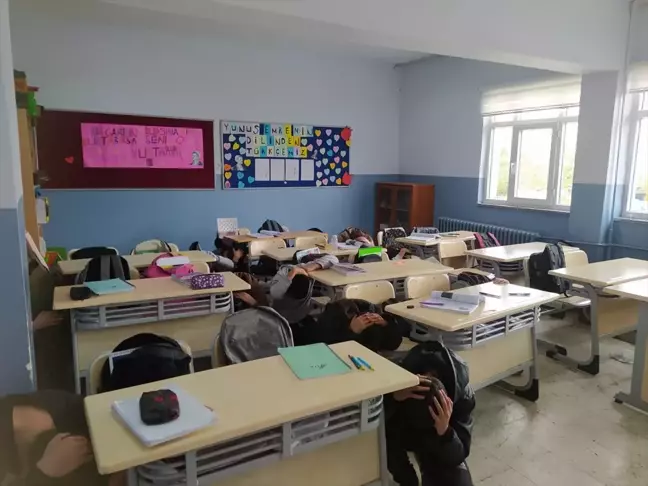 Sulusaray'da okulda deprem tatbikatı yapıldı