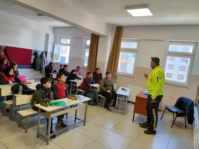 Elazığ'da öğrencilere trafik eğitimi verildi