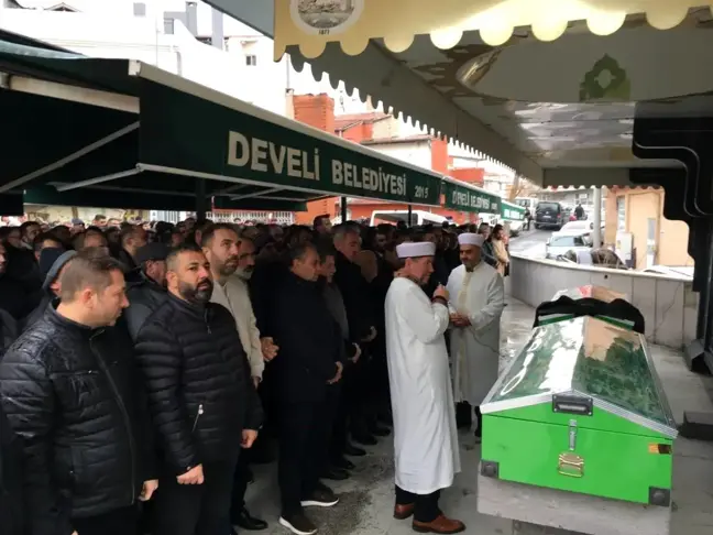 Hizmet İş Sendikası Genel Başkanvekili Halil Özdemir'in Babası Salih Özdemir Son Yolculuğuna Uğurlandı