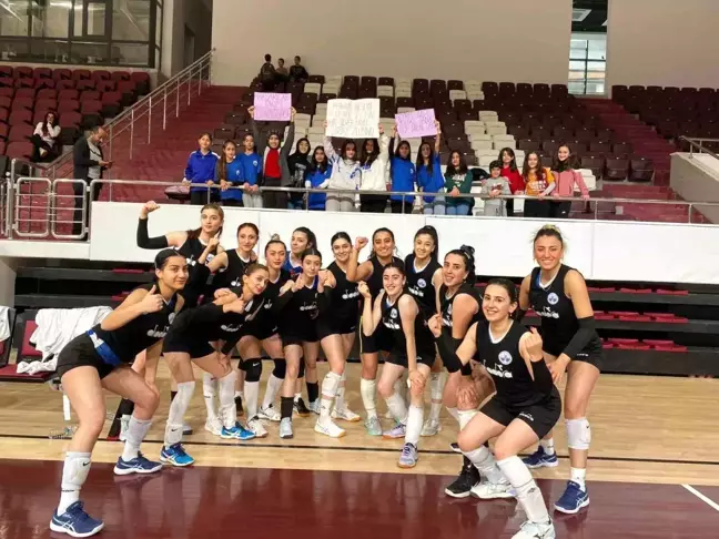 Elazığ Belediyesi Voleybol, Merinos Gençlik'i 3-0 yendi