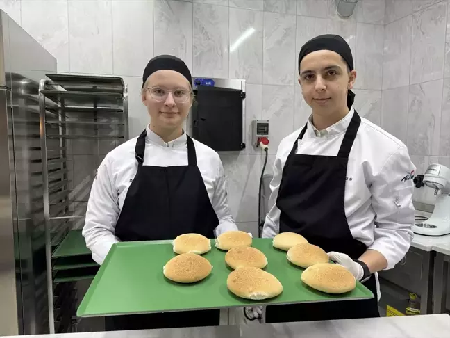 Tekirdağ'da Lise Öğrencileri Çölyak Hastalarına Yardım Ediyor