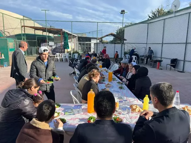 Darıca'da Milli Sporcular Hamsi Etkinliğiyle Kutlandı