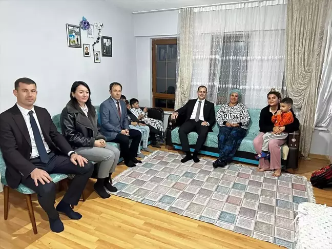 Keşan Belediye Başkanı, 100. Yılında Her Yönüyle Keşan Kitabını Trakya Üniversitesi Rektörü'ne Takdim Etti