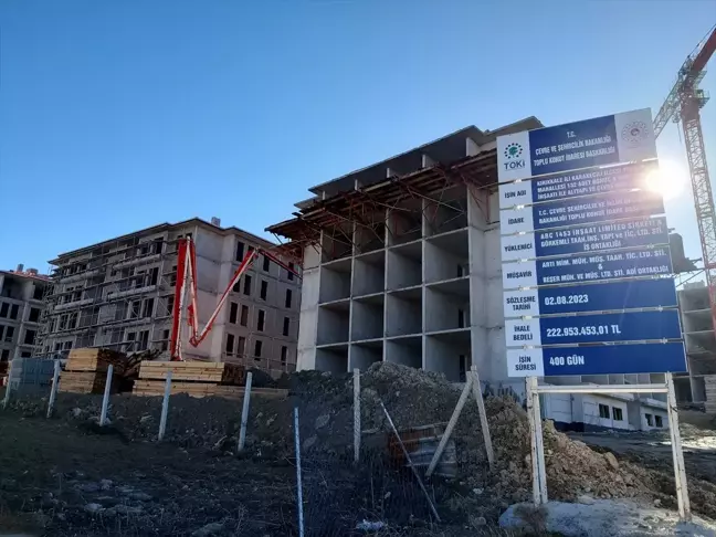 Kırıkkale Karakeçili'de TOKİ Konutlarının İnşaatı Tamamlanma Aşamasında