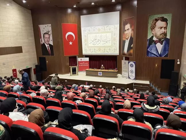 Tekirdağ Namık Kemal Üniversitesinde Hz. Mevlana ve İnsan Konferansı