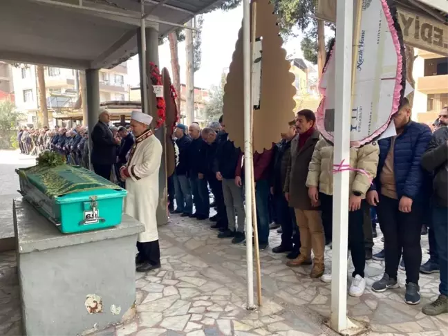 Manisa'nın sevilen emekli öğretmeni kansere yenik düştü