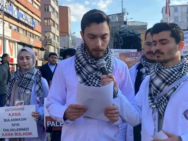 Zonguldak'ta Doktorlar İsrail'in Filistin Saldırılarına Tepki Gösterdi