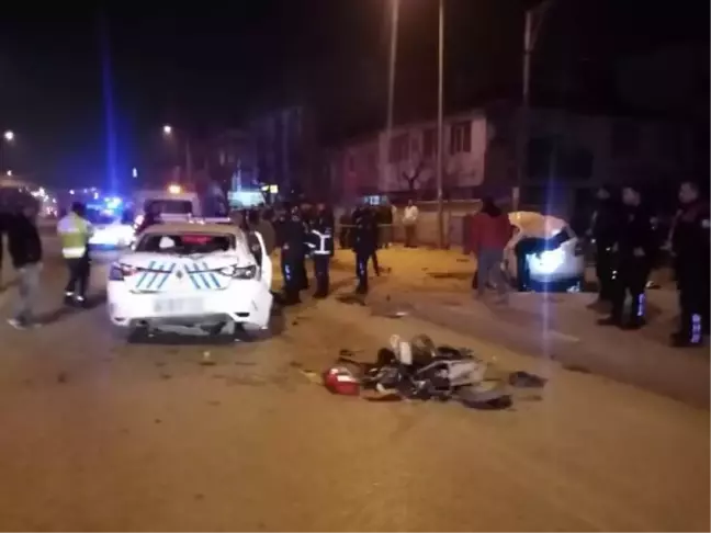 İnegöl'de polis otosu kaza yaptı: 2'si polis 4 yaralı