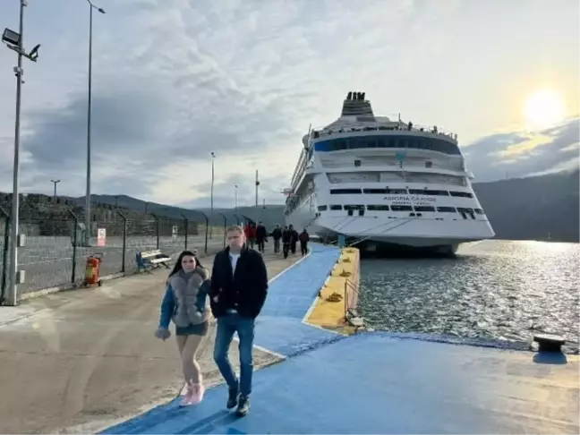 Amasra Limanı'na 34'üncü kez kruvaziyer geldi