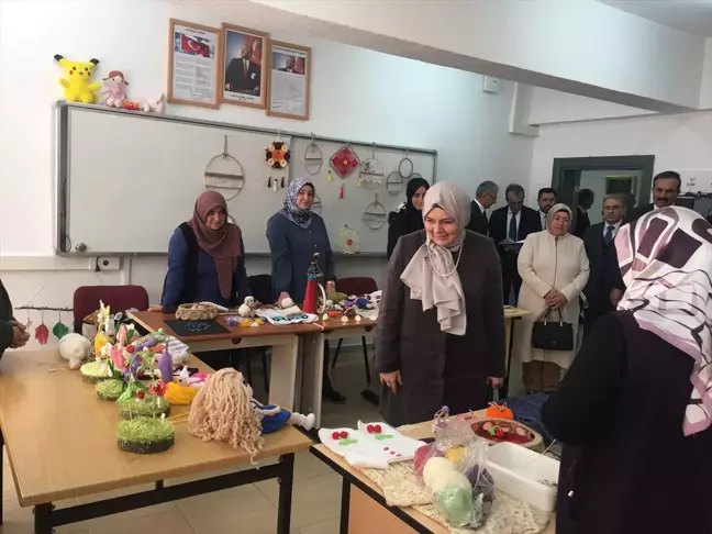 Milli Eğitim Bakan Yardımcısı Çorum'da sergi açılışına katıldı