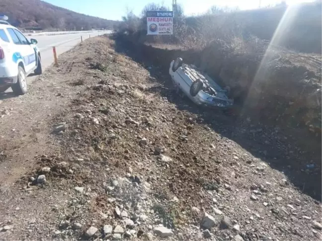 Amasya'da otomobil takla attı: 3 kişi yaralandı