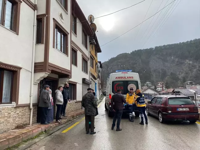 Bolu'nun Mudurnu ilçesinde yalnız yaşayan 84 yaşındaki kişi evinde ölü bulundu