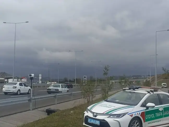 Kocaeli İl Jandarma Komutanlığı Hız Denetimlerine Devam Ediyor