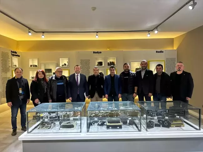 AK Parti Antalya Milletvekili İbrahim Ethem Taş ve İl Emniyet Müdürü Orhan Çevik, Antalya Gazeteciler Cemiyeti'ni ziyaret etti