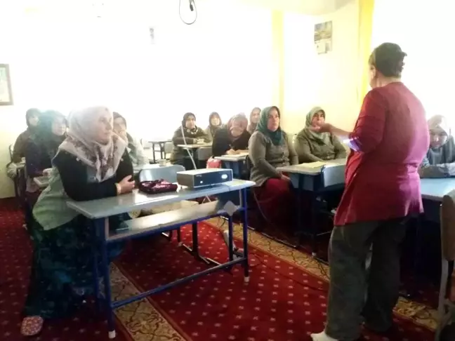 Afyonkarahisar'da kadınlara kırsal alanda girişimcilik eğitimi verildi
