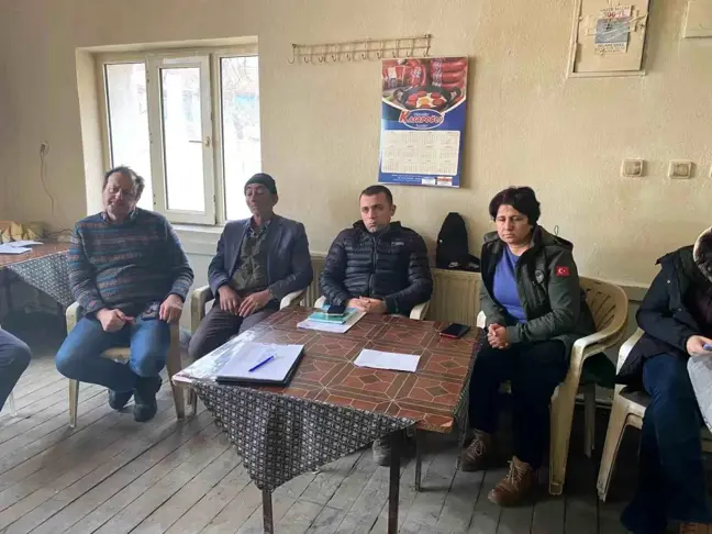 Afyonkarahisar İhsaniye İlçe Tarım ve Orman Müdürlüğü'nden çiftçilere bilgilendirme toplantısı