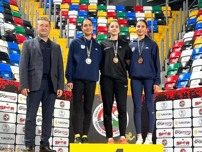 İstanbul'da düzenlenen Gençler Türkiye Salon Şampiyonası'nda iki Eskişehirli sporcu derece elde etti