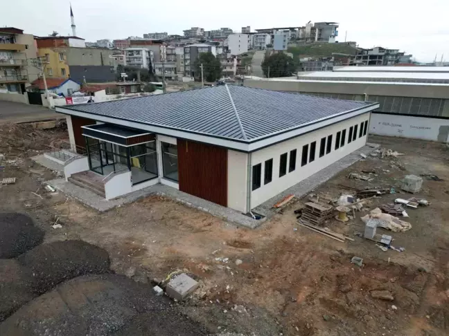 Menemen Belediyesi, Ulukent Semt Polikliniği ve Asarlık Aile Sağlık Merkezi'ni açılışa hazırlanıyor