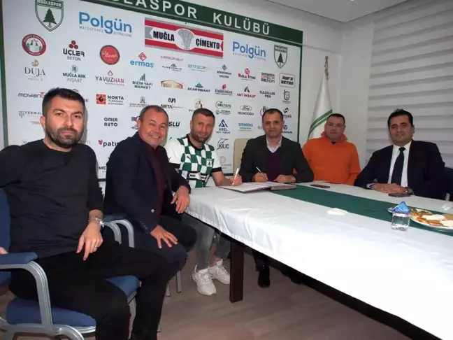 Muğlaspor, deneyimli forvet Onur Garip'i transfer etti