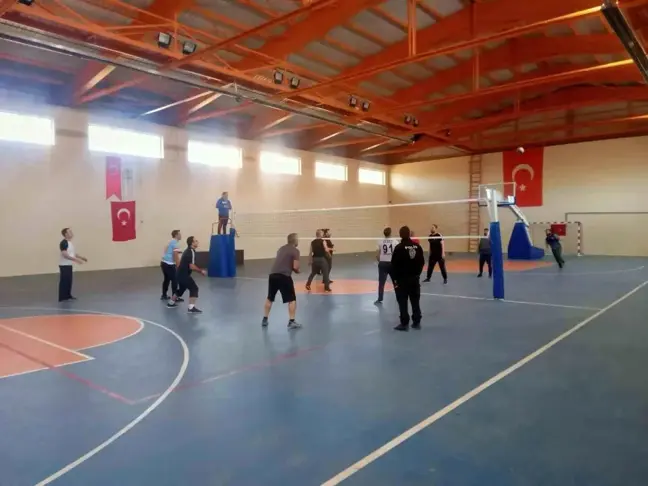 Akkışla'da 100. Yıl Voleybol Turnuvası Sona Erdi