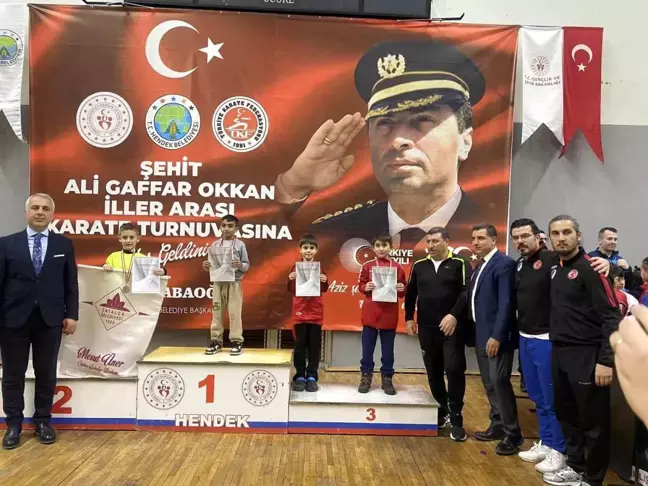 Kaynaşlı Belediye Spor Kulübü, Şehit Emniyet Müdürü Ali Gaffar Okkan Anısına Düzenlenen Karate Turnuvasında 9 Madalya Kazandı