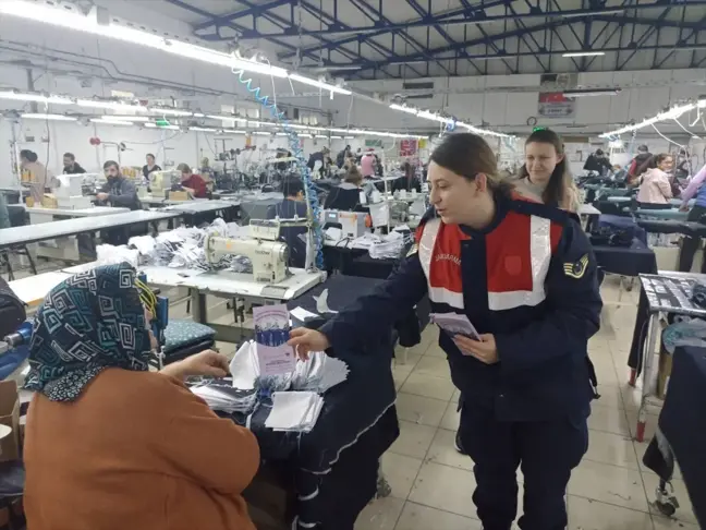 Edirne Jandarma Komutanlığı Aile İçi Şiddetle Mücadele ve KADES Hakkında Bilgilendirme Çalışması Yaptı