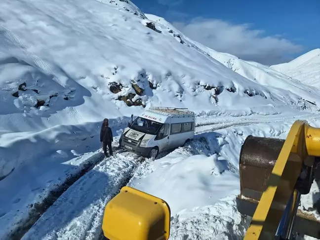 Siirt'in Eruh ilçesini Şırnak merkeze bağlayan kara yolu ulaşıma kapandı